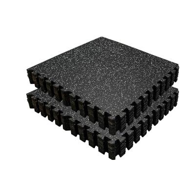 Rubber floor mat with tooth edge